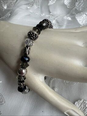 Elegant Black and Silver Beaded 925 Bracelet - Unbranded